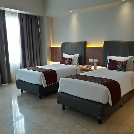 Demelia Hotel มากาซาร์ ภายนอก รูปภาพ
