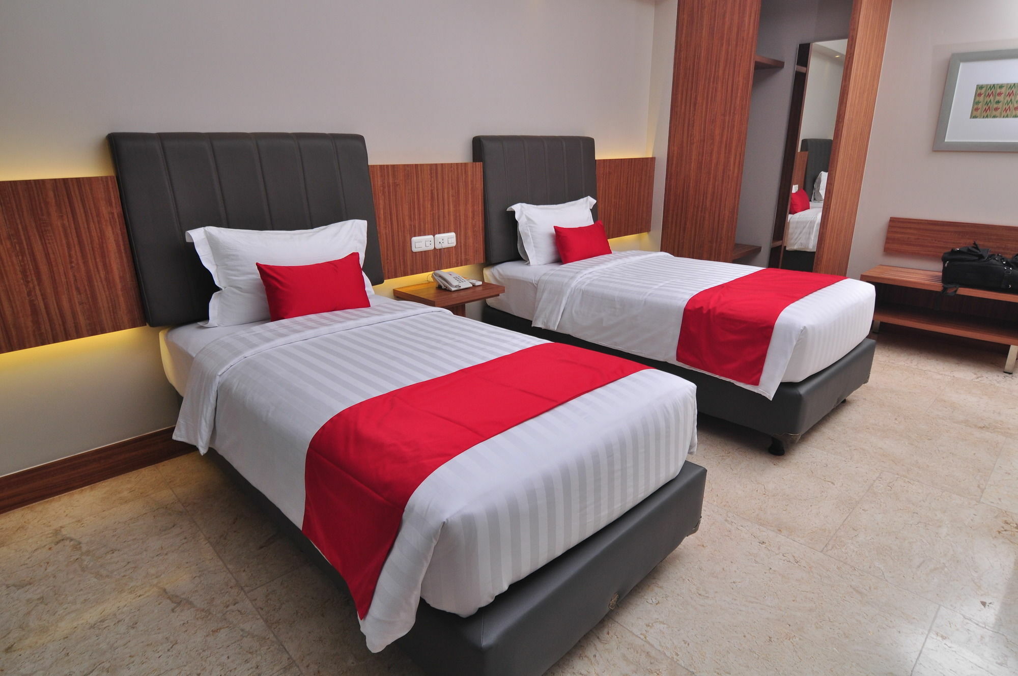 Demelia Hotel มากาซาร์ ภายนอก รูปภาพ
